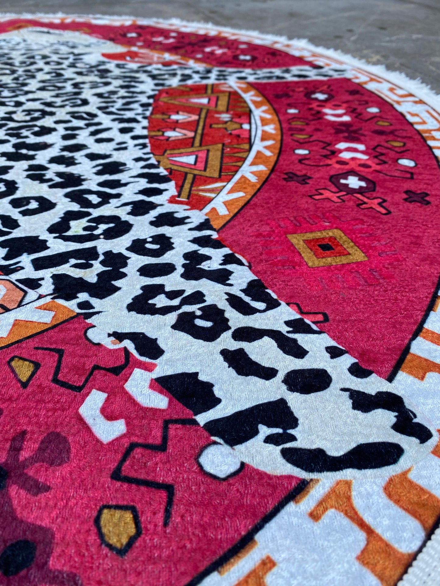 KIRMIZI KAPLAN YUVARLAK