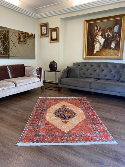 GÖBEKLİ NARÇİÇEĞİ