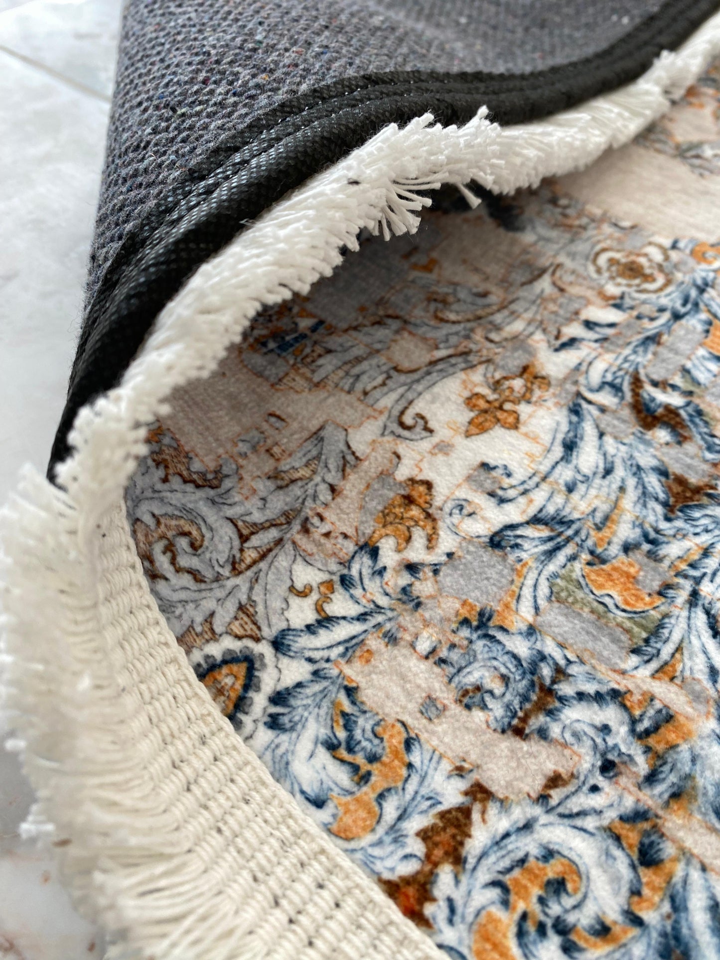 ESKİTME DESENLİ DEKORATİF HALI