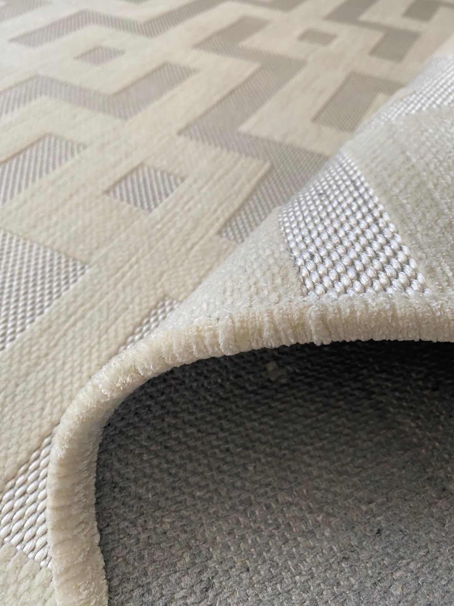 KREM RENGİ ŞIK HALI