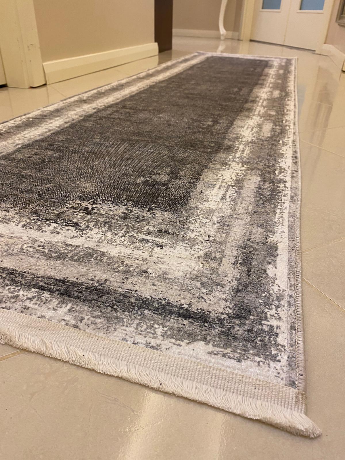 ZEMİNDE GRİ ŞIKLIK