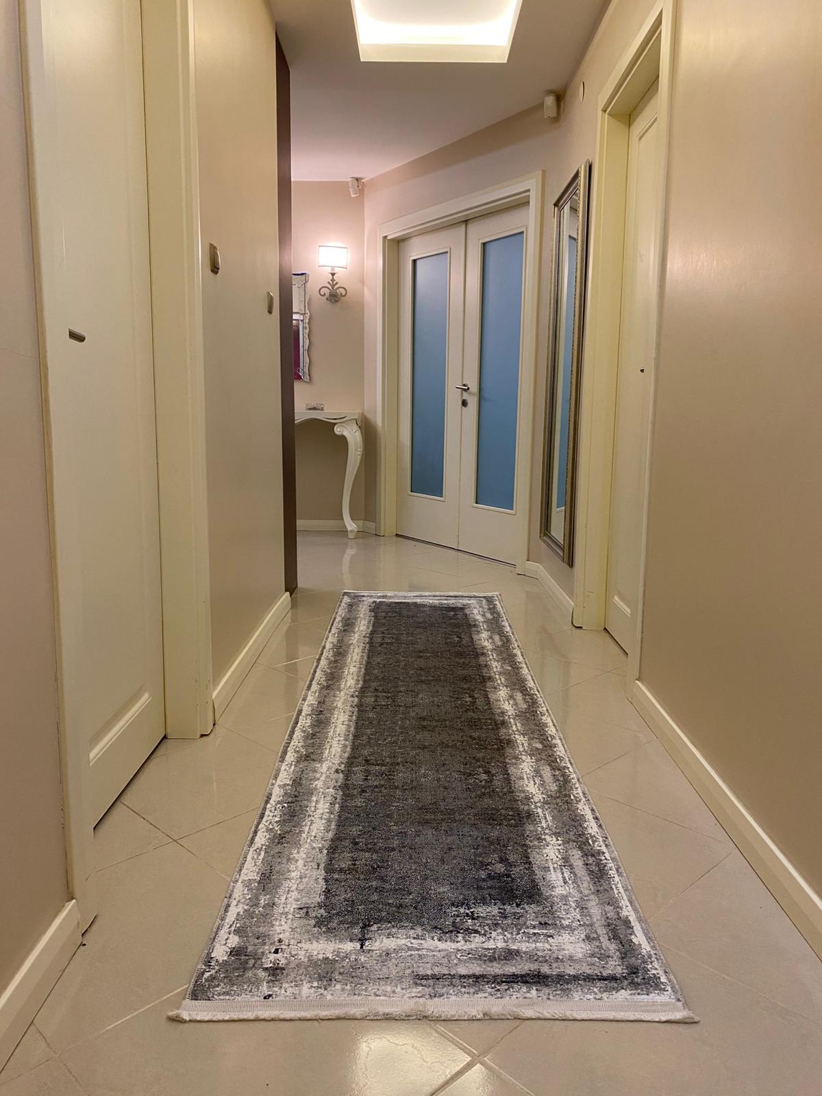 ZEMİNDE GRİ ŞIKLIK