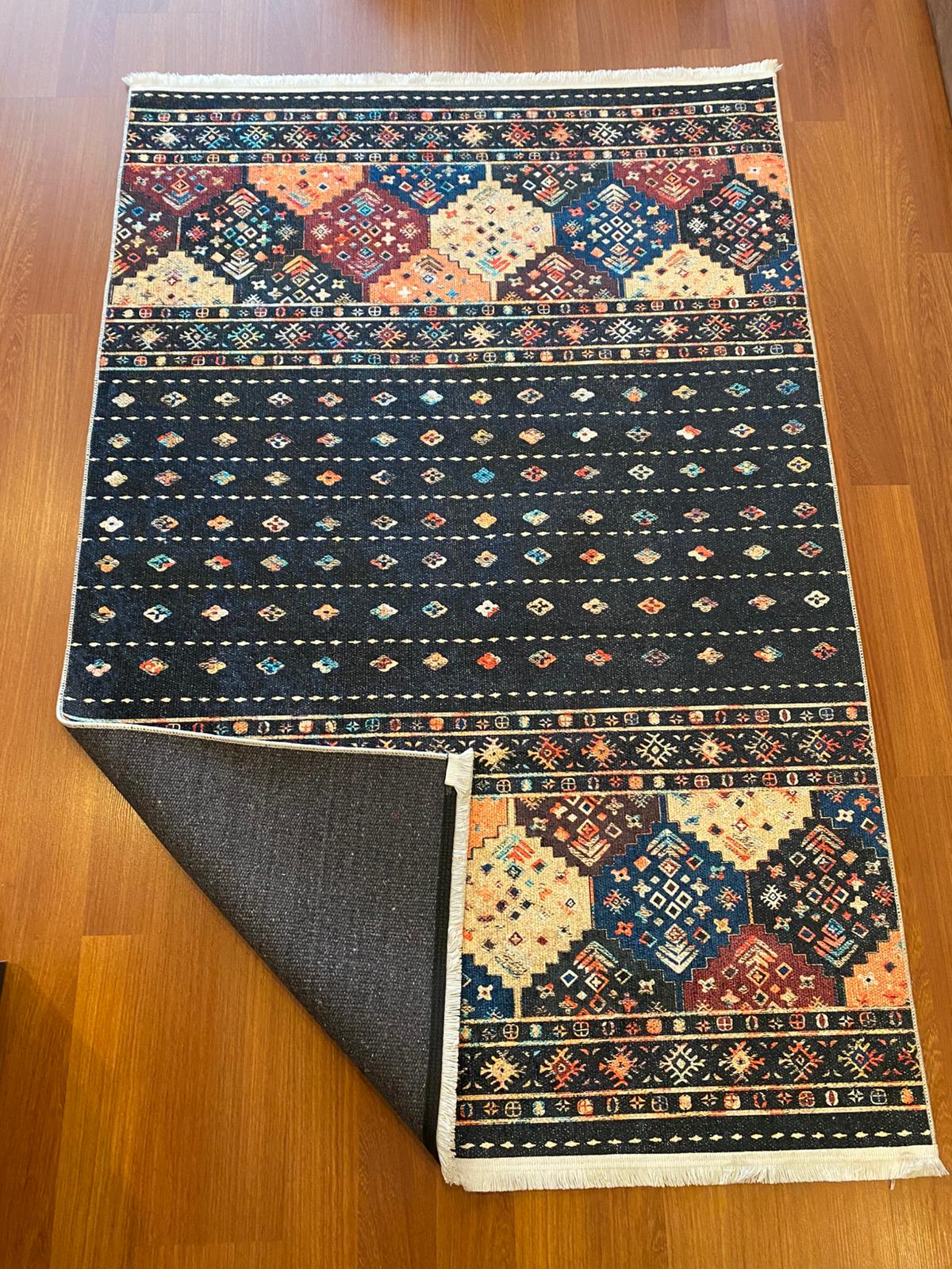 ETNİK DESENLİ ŞIK HALI