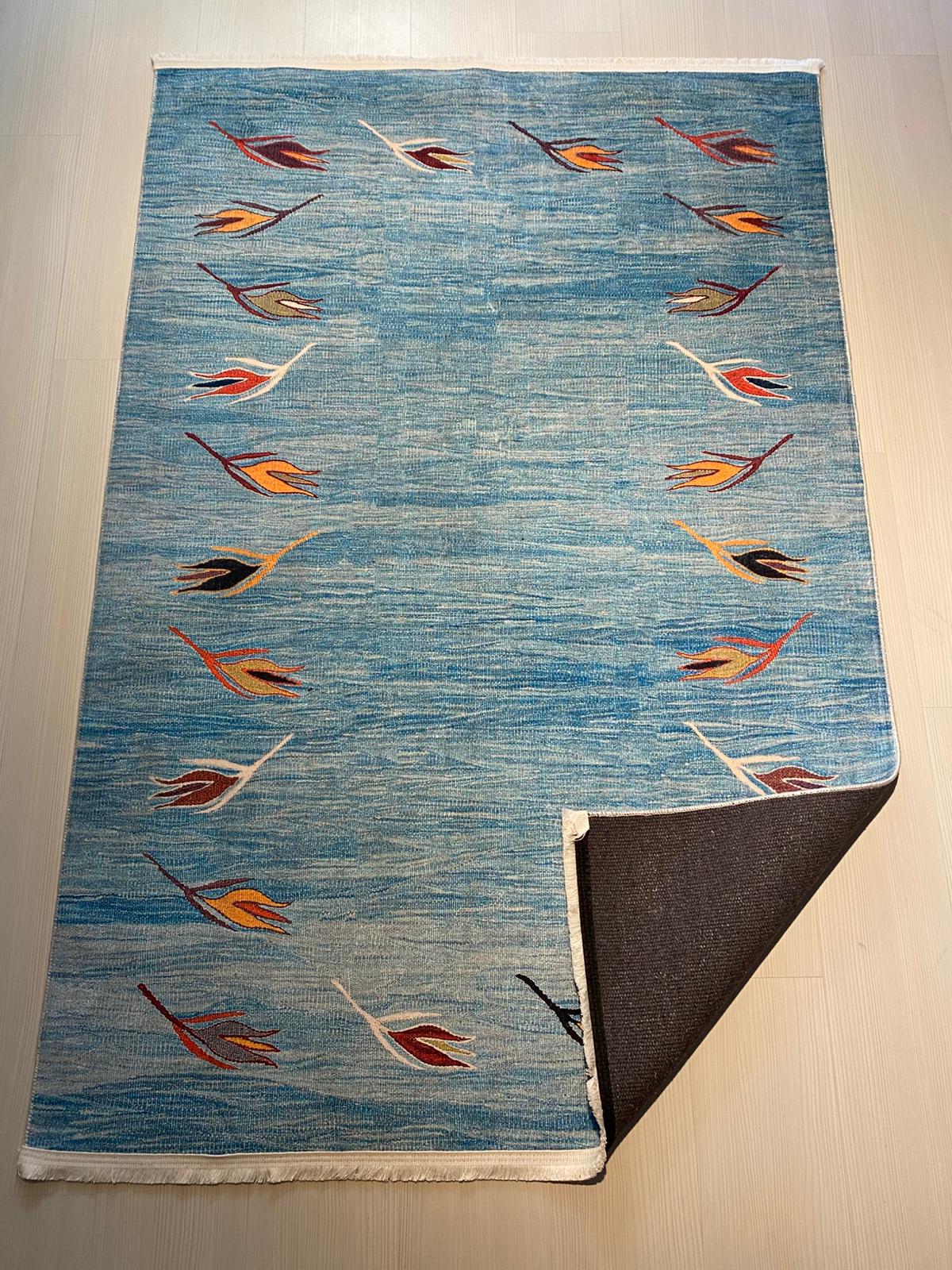 MAVİ ÇİÇEKLİ ŞIK HALI