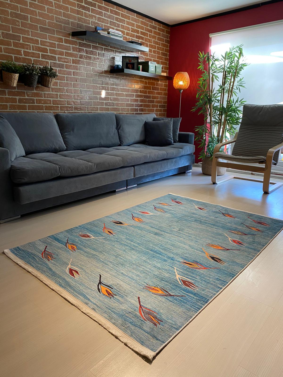 MAVİ ÇİÇEKLİ ŞIK HALI