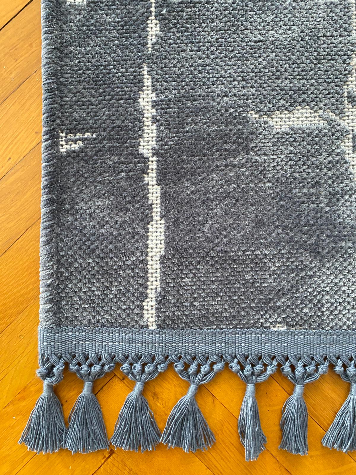 KOYU GRİ ZARİF HALI