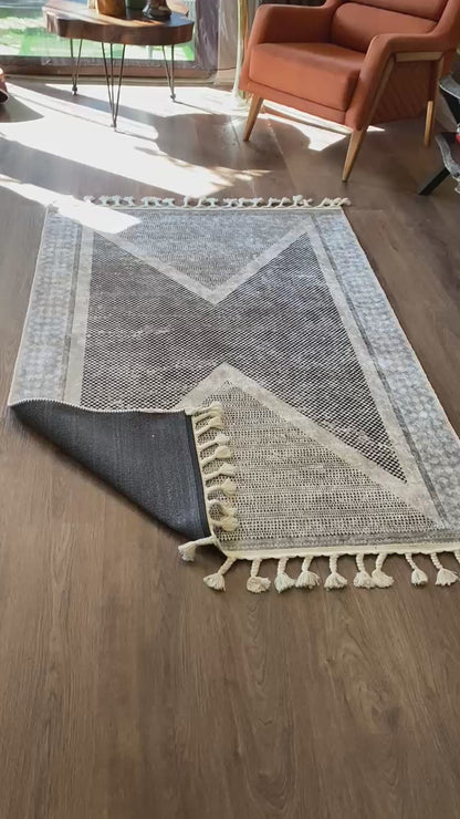 ZEMİNDE GRİ ŞIKLIK