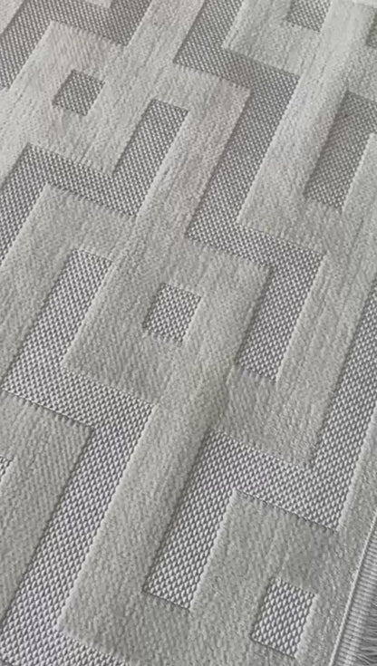 KREM RENGİ ŞIK HALI